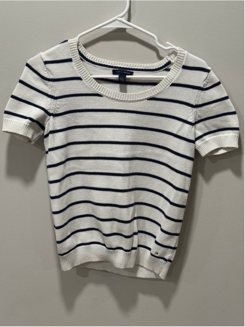 Tommy Hilfigers Women’s Short Sleeve Sweater Size Medium